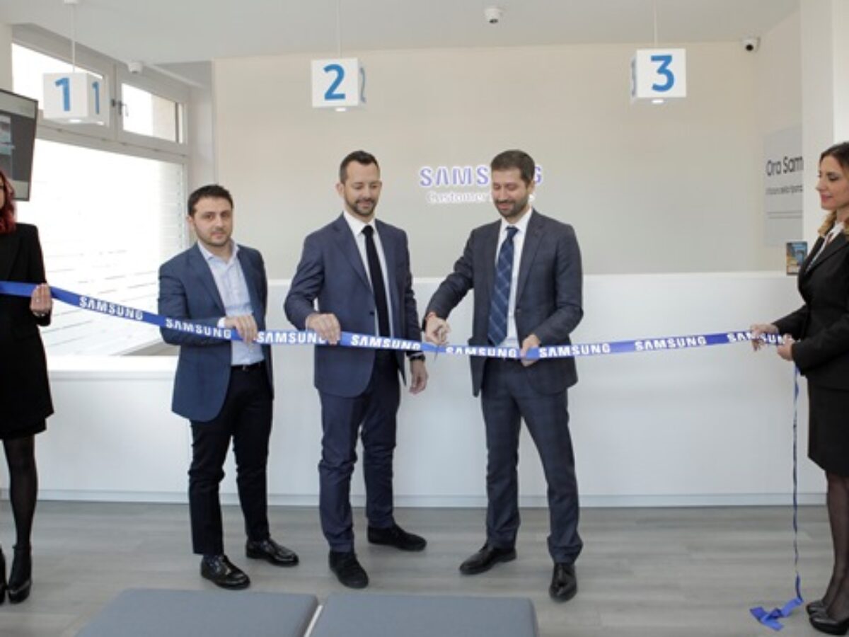 Centro Assistenza Samsung Pisa.Inaugurato Ad Avellino Il Samsung Customer Service E Il Terzo In Italia Del Sud Irpiniaoggi It